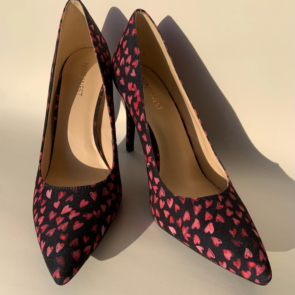 Nine West Black Finlay9XO Pumps with Hearts